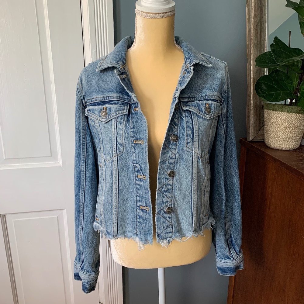Free People Cropped Distressed Jean Jacket Size XS EUC